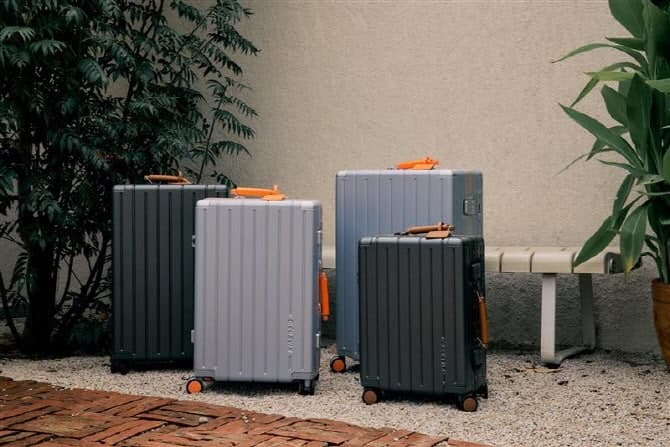 신세계면세점, 캐리어·트래블백 확대…"출국 전 짐 부담 줄이세요"