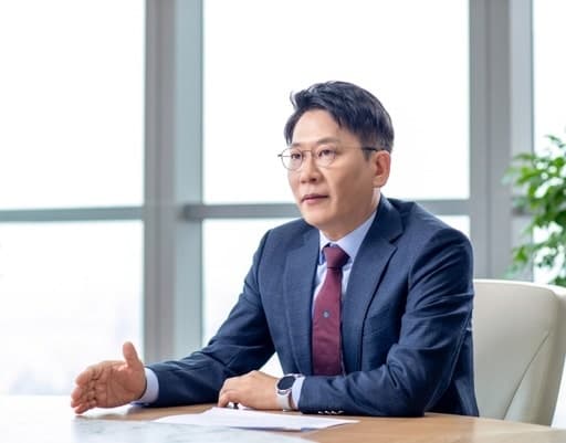 LG엔솔 김동명 "AX로 생산성 50%↑" 2028년까지 목표 상향