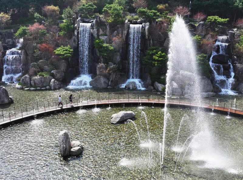 “벌써 초여름?” 서울 한낮 27도, 전국 낮 최고 28도…제주·남해안 비