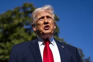 트럼프 "이란 고속정 봉쇄 해역 접근 시 마약선 격침하듯 제거" 경고