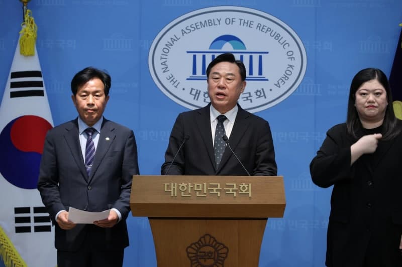 진보당 김종훈 "내란청산 위해 단일화하자" 민주당 김상욱에 제안