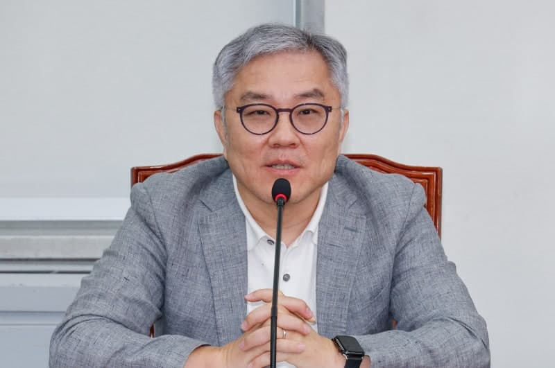 종합특검, '방첩사 블랙리스트 의혹' 최강욱 전 의원 참고인 조사