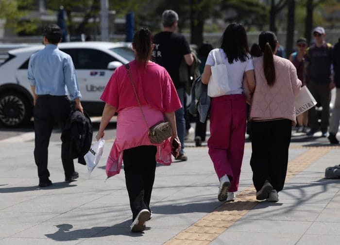 “반팔 입어도 되겠네”…낮 최고 15∼28도, 전국 흐리고 곳곳 비