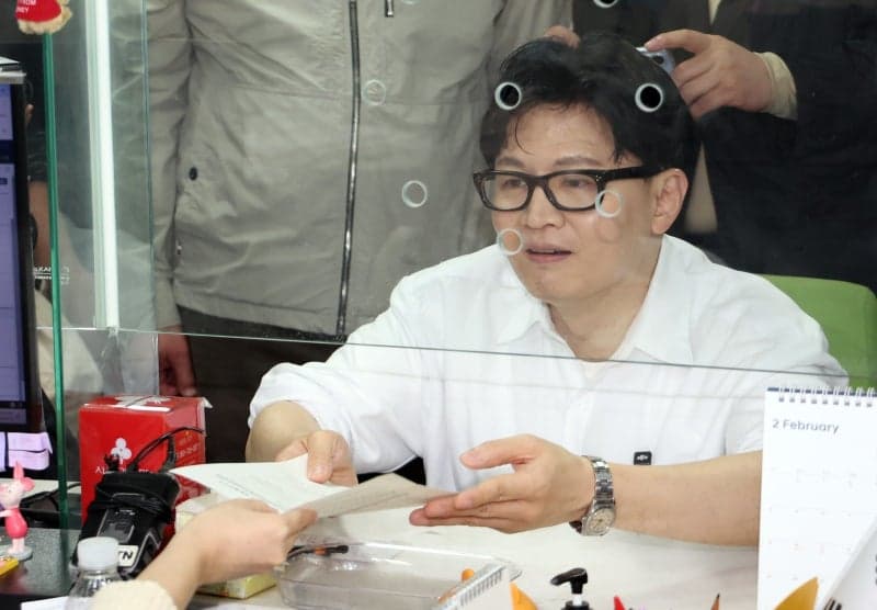 한동훈, 부산 북구 전입신고 "부산서 끝까지 정치할 것…보수 재건 바람 만들겠다"