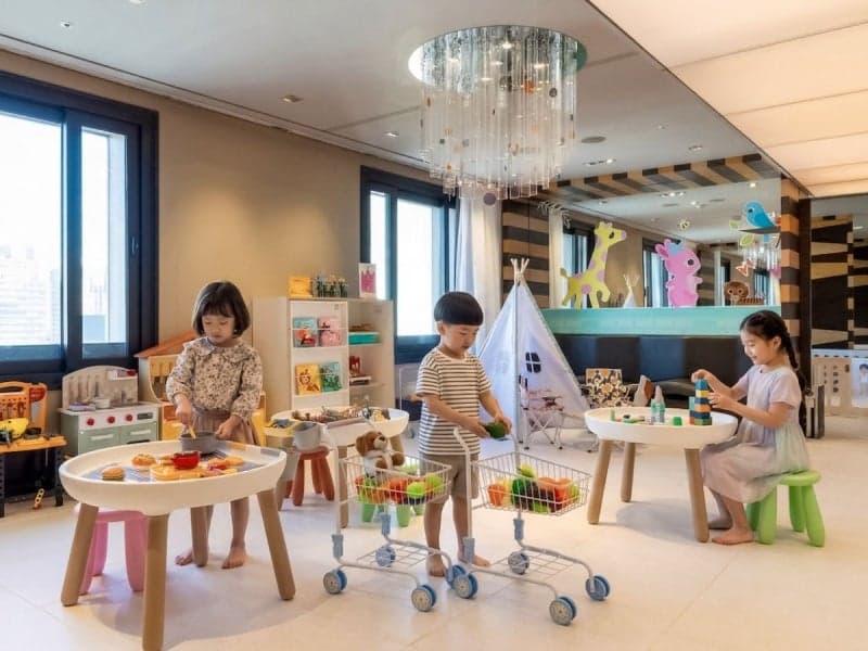 "가정의 달은 아이와 함께" 더 플라자, '키즈 앤 조이: 패밀리 모먼트' 패키지 선봬