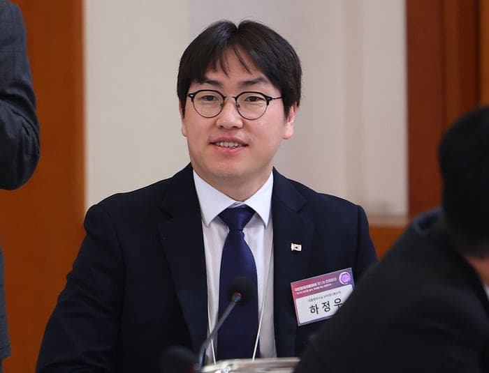 하정우, 부산 출마설에 "靑 잔류 선호, 대통령 결정 따를 것"