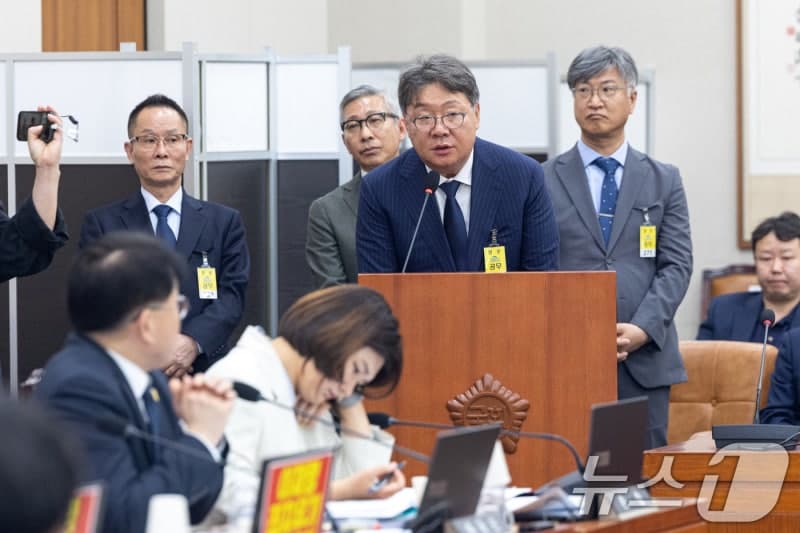 박상용 검사, 국조 증인 선서 거부…여야 공방