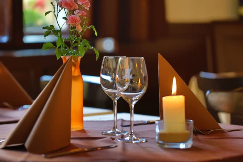 "단품보단 코스 요리"…가정의 달 외식 트렌드, 4월은 가족 5월은 연인과 함께