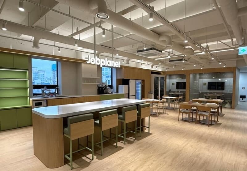 잡플래닛, BI 리브랜딩 "커리어 선택 기준 플랫폼"으로 확장