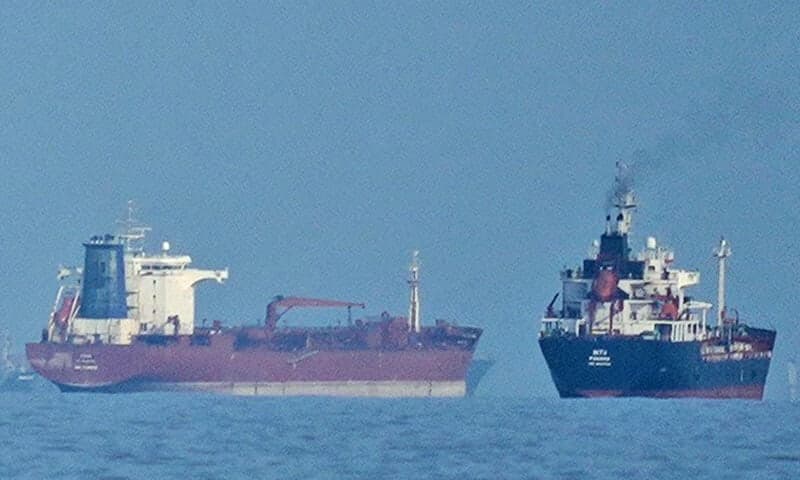 美 호르무즈 봉쇄 직후 유조선 2척 회항…1척은 중국行