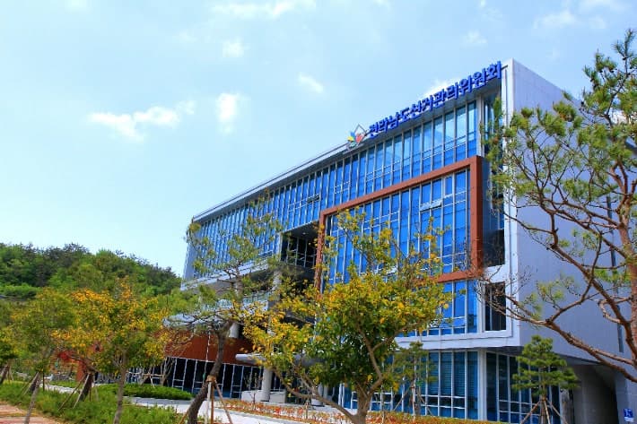 전남선관위, 음식 제공·온라인 선거운동 혐의 주민자치위원 등 3명 검찰 고발