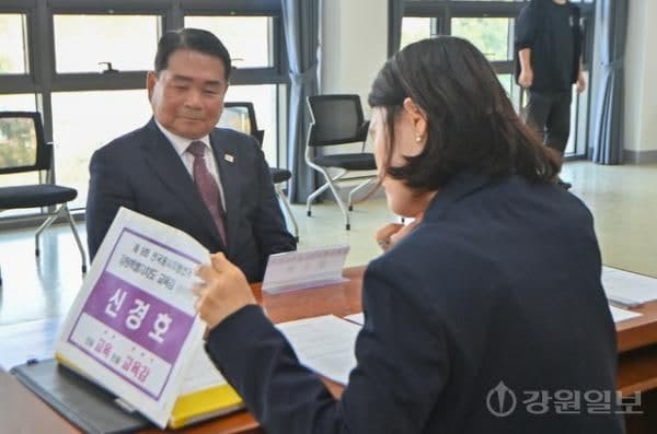 신경호 강원교육감, '재선 도전' 예비후보 등록…진보·보수 다자구도 형성