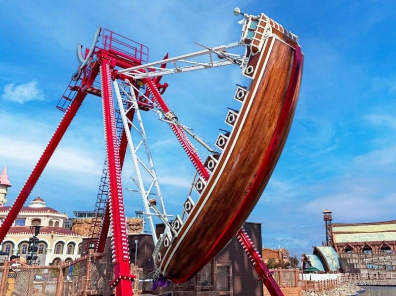 롯데월드 부산, 최고 각도 75도 바이킹 '파이러츠스윙십' 18일 신규 어트랙션 오픈