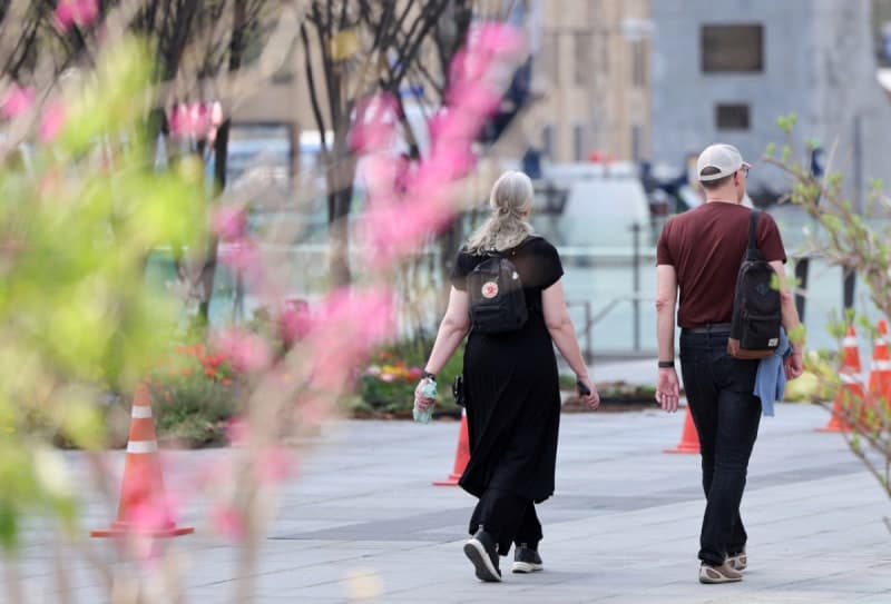 내일 전국 흐리다 맑음, 서울 25도·광주 27도 '초여름' 더위…일교차 15도 안팎