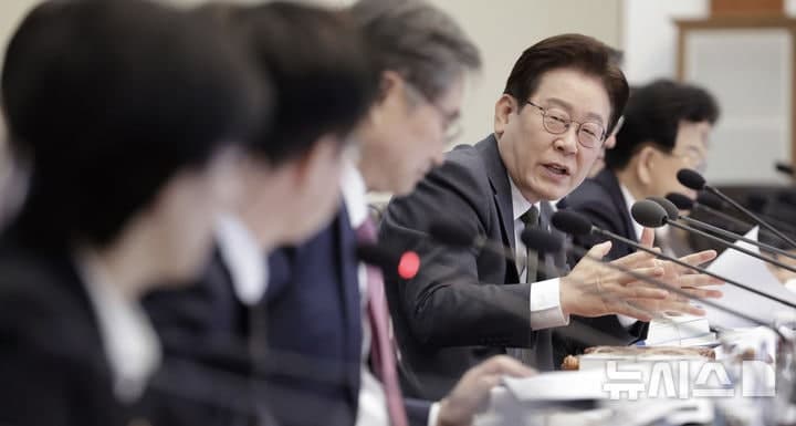 이 대통령 "부동산 정책 라인, 복사 직원조차 다주택자 안 돼" 이해충돌 차단 거듭 지시