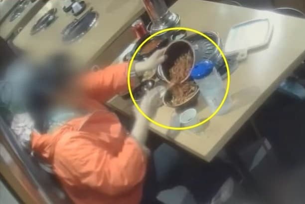 "비닐 챙겨와 셀프바 파채 싹쓸이"…고깃집 사장 "야박해 보일까 봐 제지 못해"