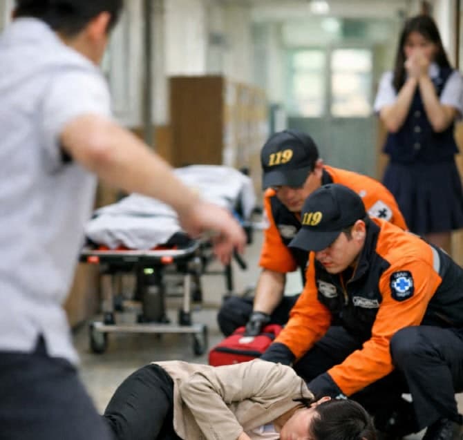 광주 중학생이 교사 밀쳐 뇌진탕…"출석 정지 조치"