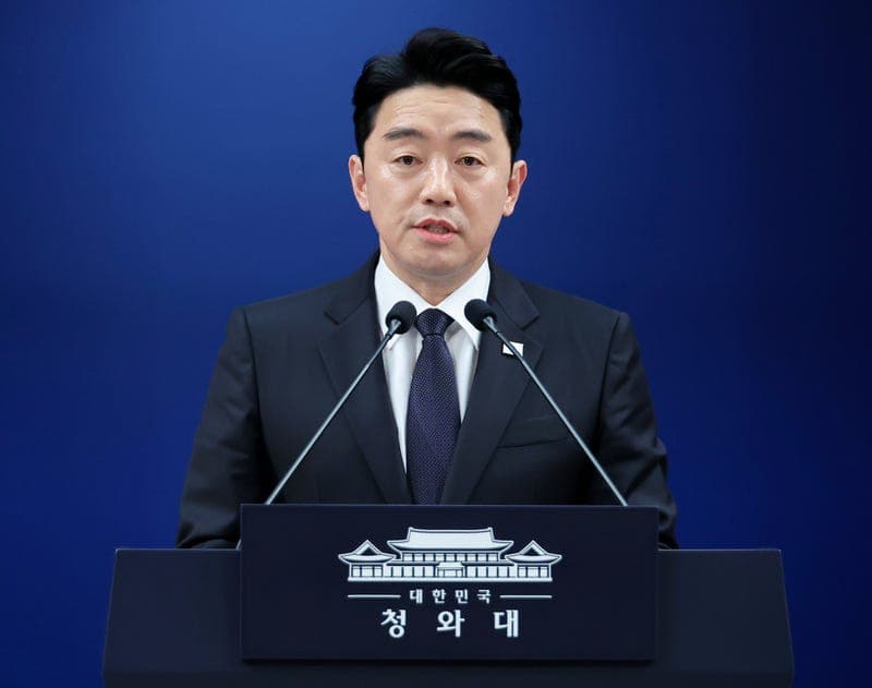 강훈식 "하정우 출마, 본인이 결정할 문제…대통령은 곁 지키길 바랄 것"