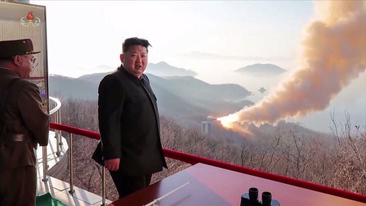 "조총련 자영업자 100명 방북…한일, 자금반입 경계 강화"