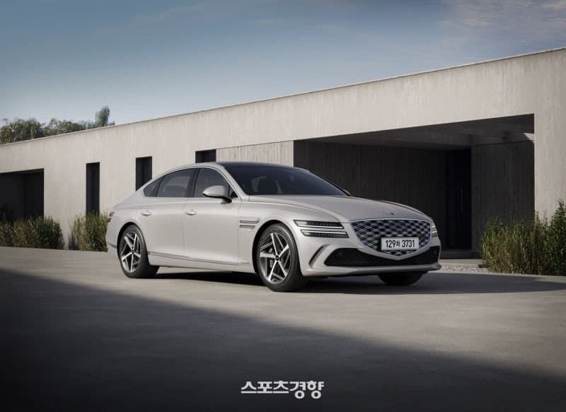 “벤츠·BMW에도 안 꿇려” 제네시스, 국내 누적 판매 100만대 금자탑 올렸다