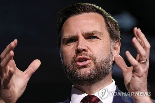 미 부통령 "트럼프, 이란과 '작은 합의' 아닌 '포괄적 합의' 원해…핵 포기 시 번영 보장"