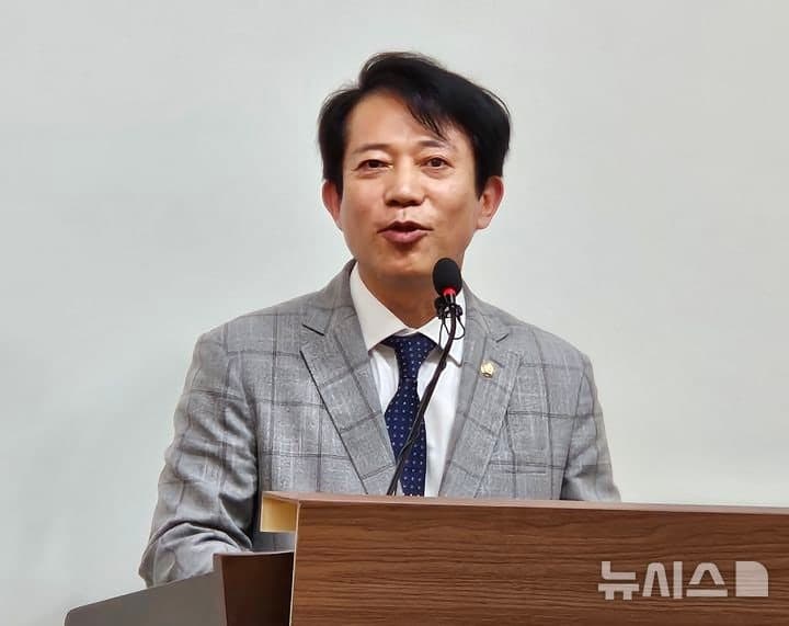 이강일 '선거앱 무상 제공' 파장…선거법 위반 논란