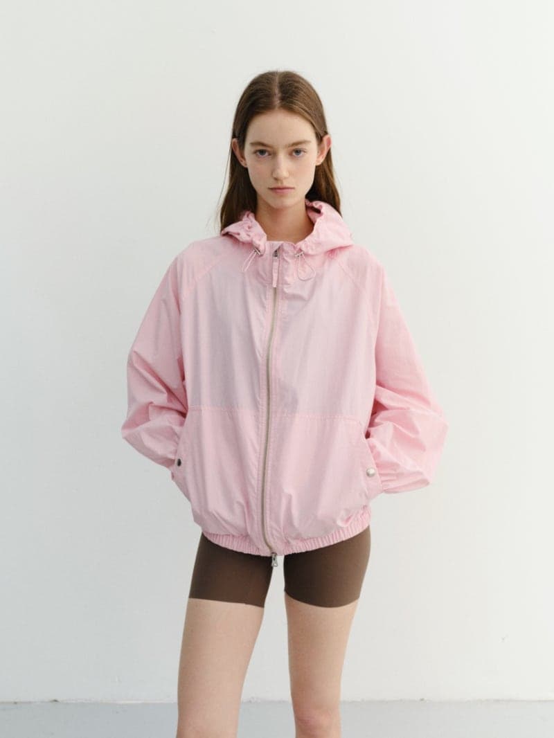 "봄·여름 경계 없다"…LF 던스트, 초여름 겨냥 '얼리 써머' 컬렉션 출시