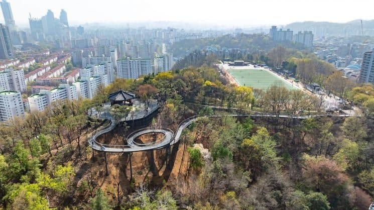 “한강까지 조망” 양천구, 용왕산 224m 스카이워크 개방