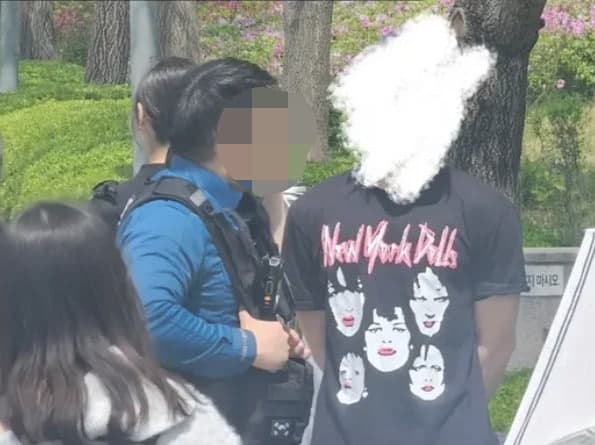 연세대 '팔레스타인 연대' 유인물 배포 갈등…경찰 출동