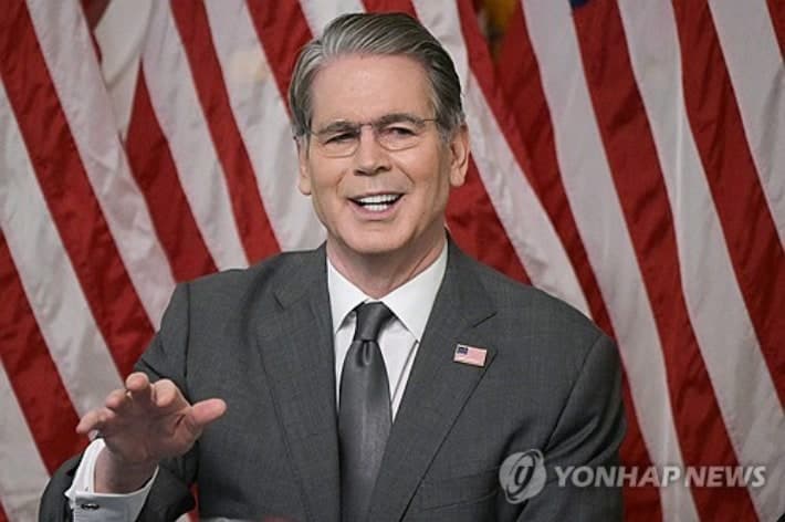 美 재무, 중국 겨냥 "이란전 기간 석유 비축, 신뢰 어려워"