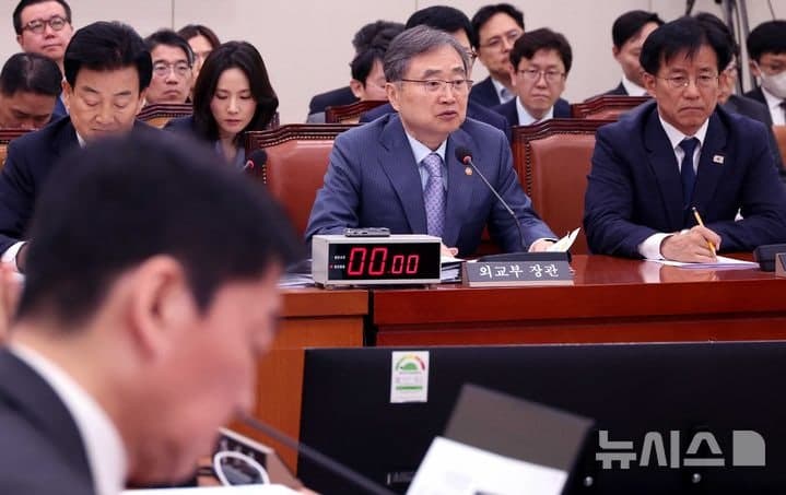 조현 "호르무즈 韓선박 26척 정보, 이란·미국·GCC 모두에 주고 안전 요청"