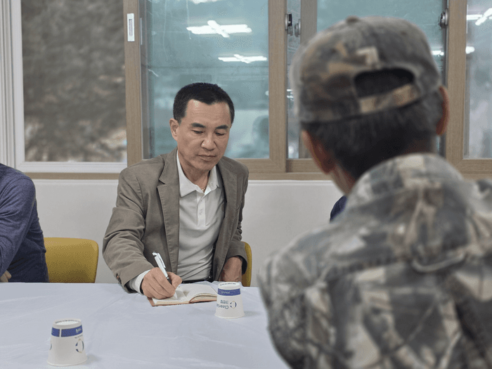 김진태, 춘천 금병산 자락 마을회관서 하룻밤…'초심' 다지며 민심 청취
