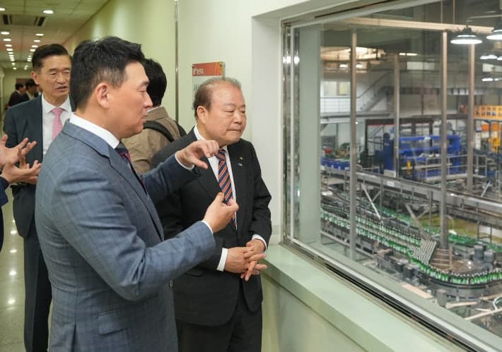 양재생 부산상의 회장, 대선주조 방문 "중동 사태에 지역 기업 시름 깊어"
