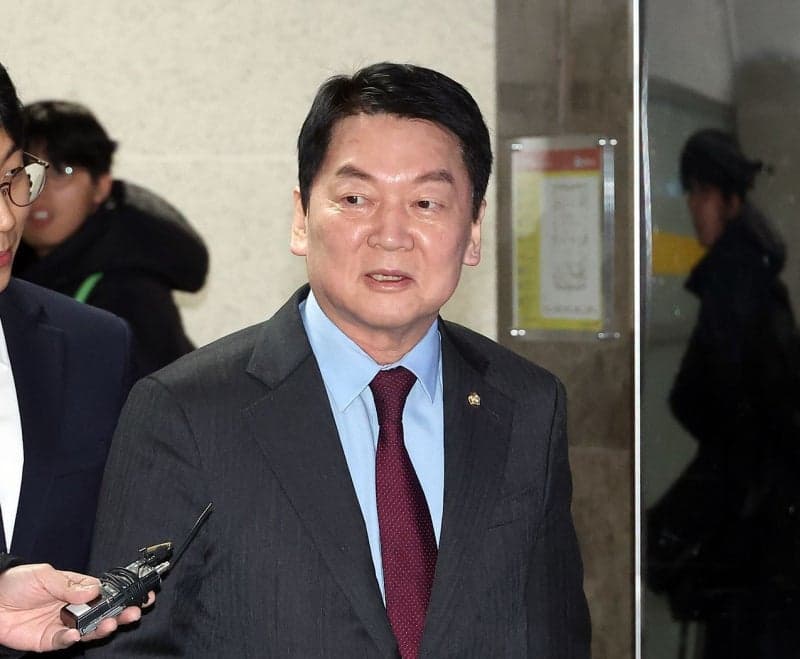 안철수 "한동훈 위해 무공천? 박민식 응원 못 할 망정…당에서 뛰는 사람 투명인간 취급"