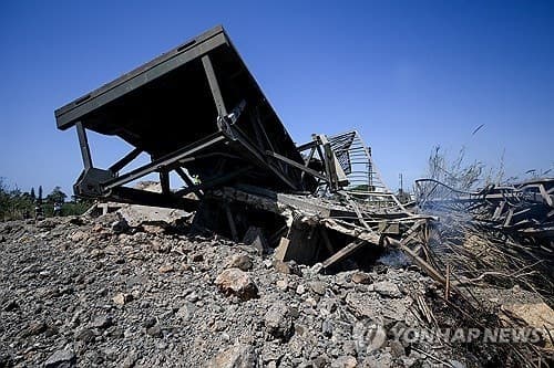 이스라엘, '정상 접촉' 관측 속 레바논 남동부 맹폭…다리 붕괴·11명 사망