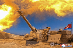 김정은, 김일성 생일 맞아 포사격 경기 참관…"싸움 준비에 더욱 박차"