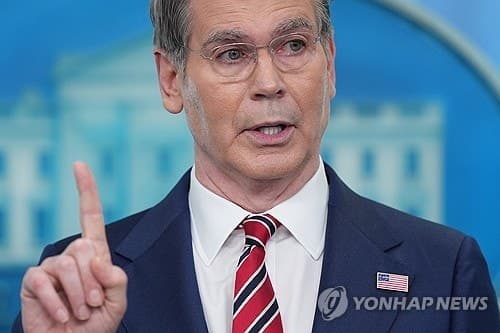 美재무부, "러·이란산 원유 다시 제재한다"… 국제유가 요동 우려