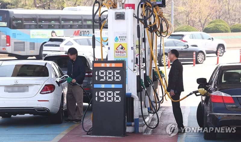 정부 "최고가격제 후 유류 소비 12.4%↓…특사단 확보 물량 6월부터 도입"