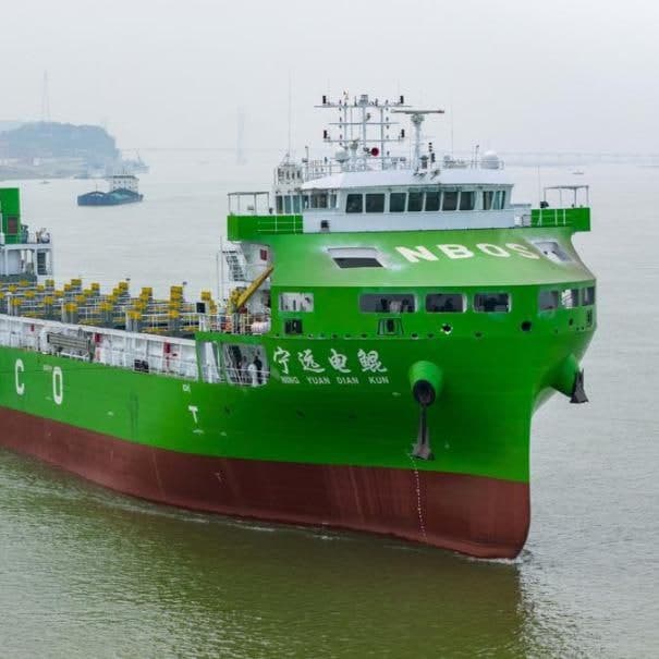 中, 1만t급 전기 컨테이너선 운항 개시…스마트 물류 가속