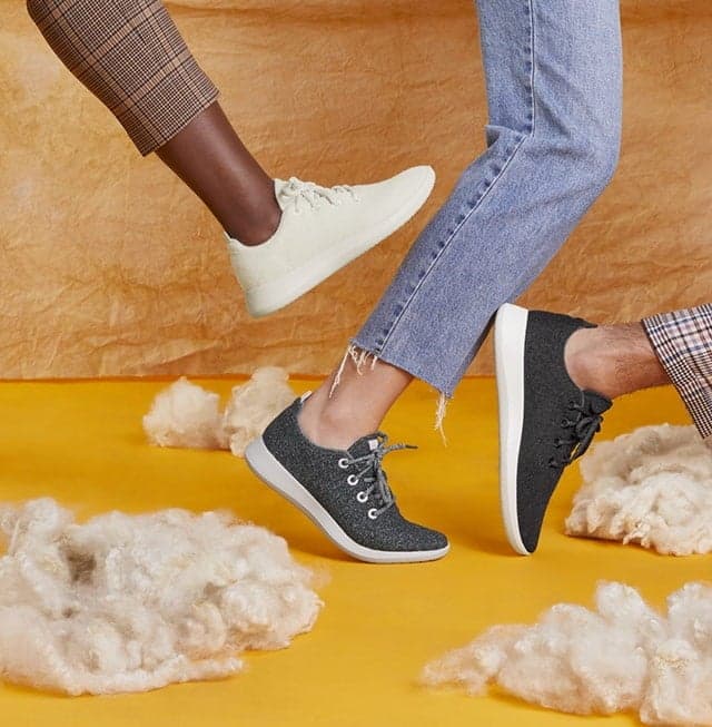 신발회사의 뜬금없는 AI 전환, 'AI거품' 우려 속 주가 6배 폭등