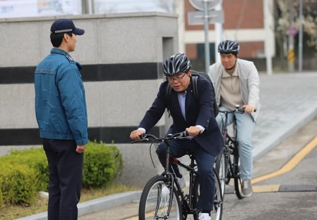 이석형 농진원장, 취임 보름 만에 '실천 중심 조직' 전환…자전거 출퇴근으로 에너지 절감 독려