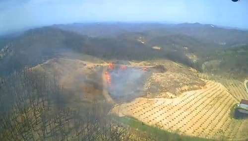 안동 길안면 야산 벌채목 10t 화재, 헬기 4대 투입 3시간 만에 큰불 잡아