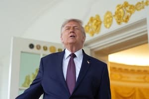 트럼프, 파월 해고 초강수…연준 독립성 논란