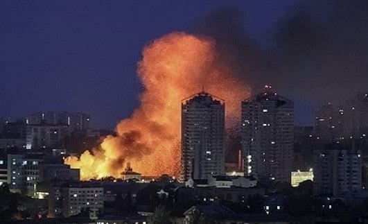 러, 우크라에 드론·미사일 700발 맹폭…밤새 16명 사망, 민간인 피해 확산