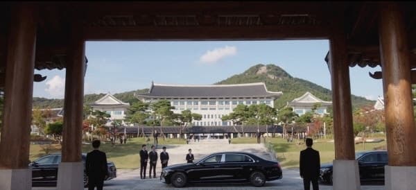 “대군 ‘변우석’은 벤츠남”…벤츠, 드라마 ‘21세기 대군부인’에 마이바흐 등 13대 지원