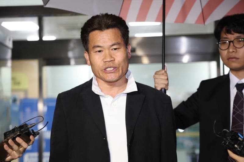 '이 대통령·이준석 명예훼손 혐의' 전한길 구속영장 기각…"사법부 살아있구나"