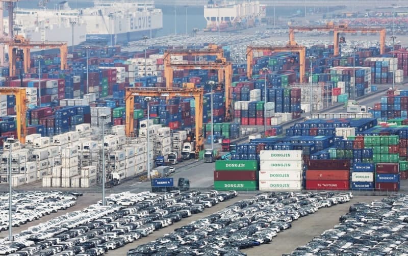 “도대체 무슨 일”…사상 최대 경상흑자에도 치솟는 환율, 한은 "민간 해외투자 증가 영향"