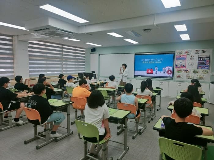 성동구, 청소년·어르신 맞춤형 '의약품 안전사용 교육' 실시