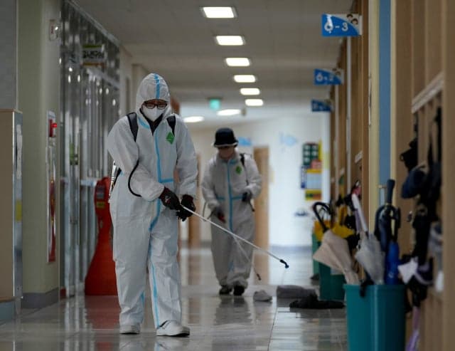 "백신도 무용지물?"…'시카다' 국내 확산, 조용히 퍼진 코로나 변이 뭐길래