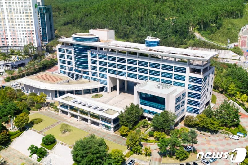 울산 초등학교 교장, 교사 성희롱으로 해임…경찰 수사 중